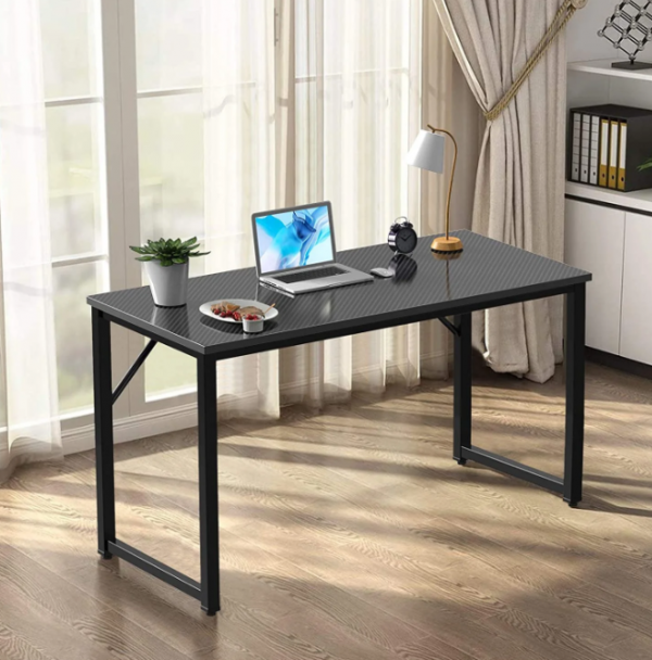 Meja belajar modern dengan rangka metal hitam